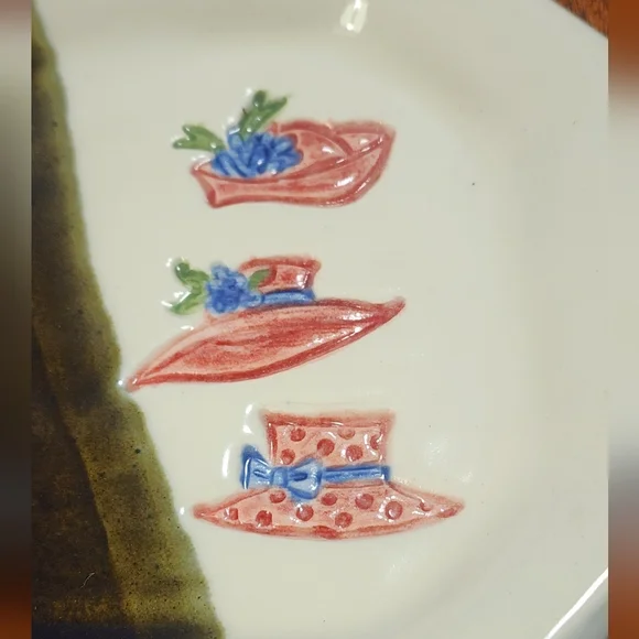 Octagonal Ceramic Plate with Red Hat Design - Picture 2 of 3